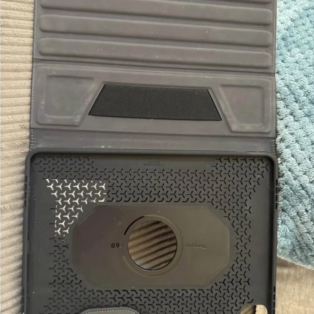 Targus Black Tablet Stand with Cooling Feature